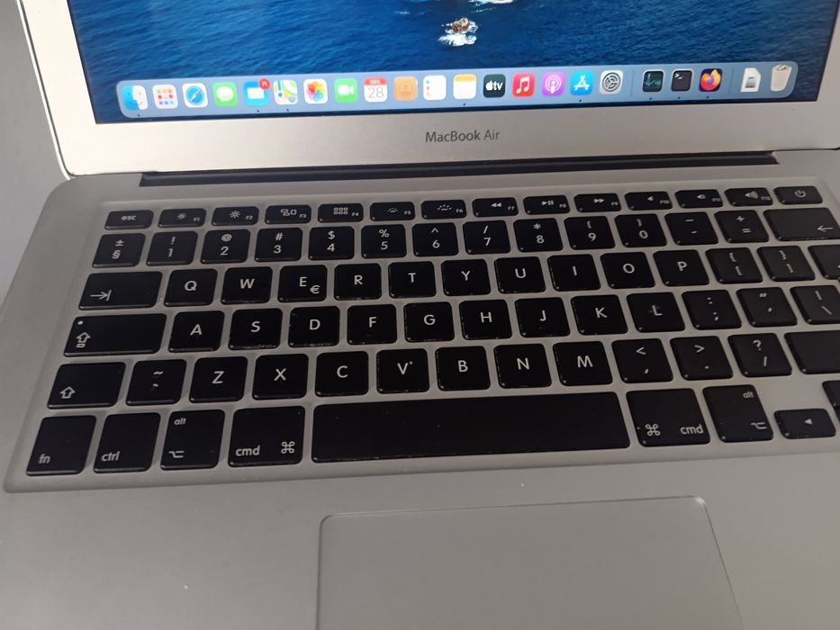 MacBook air core i5, 8gb, SSD 128