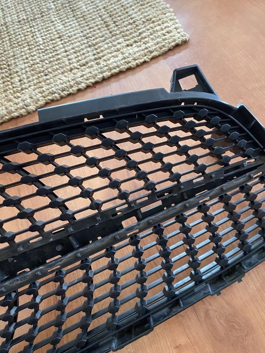 Grelha mercedes a180