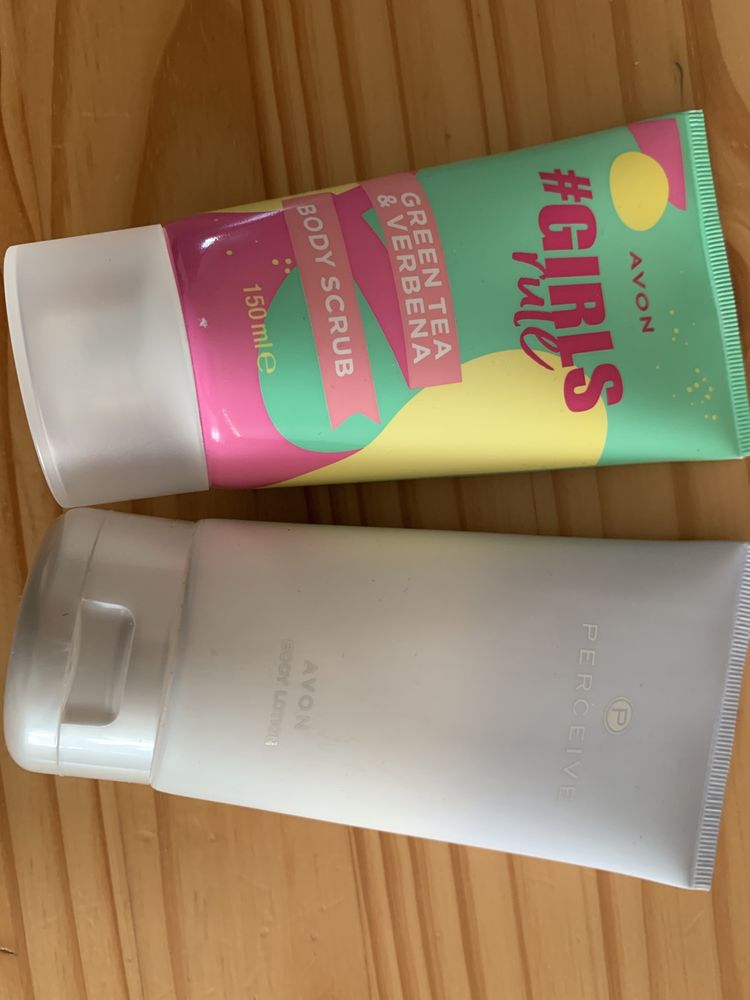 Avon zestaw Scrub + balsam