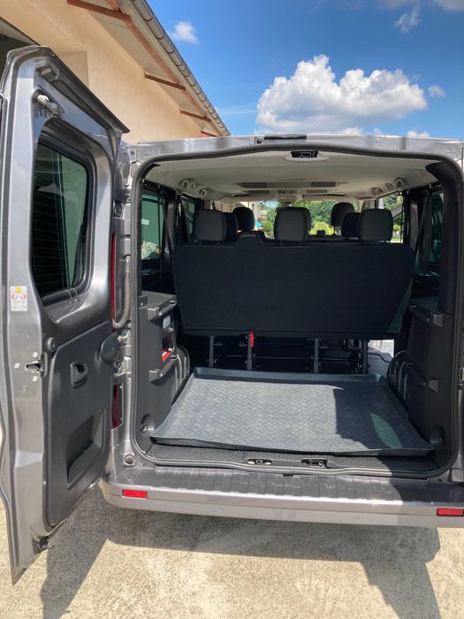 Wypożyczenie Wynajem Busów 9 osobowych Opel Vivaro Long