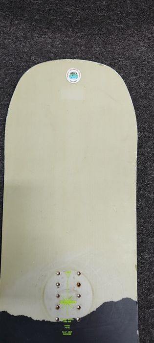 Deska snowboardowa Nitro Cheap Thrills 155 cm