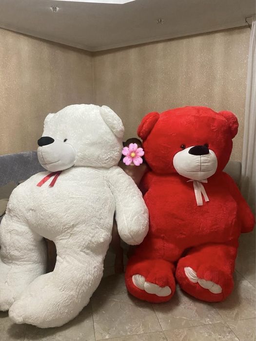 Великий плюшевий ведмідь Новий