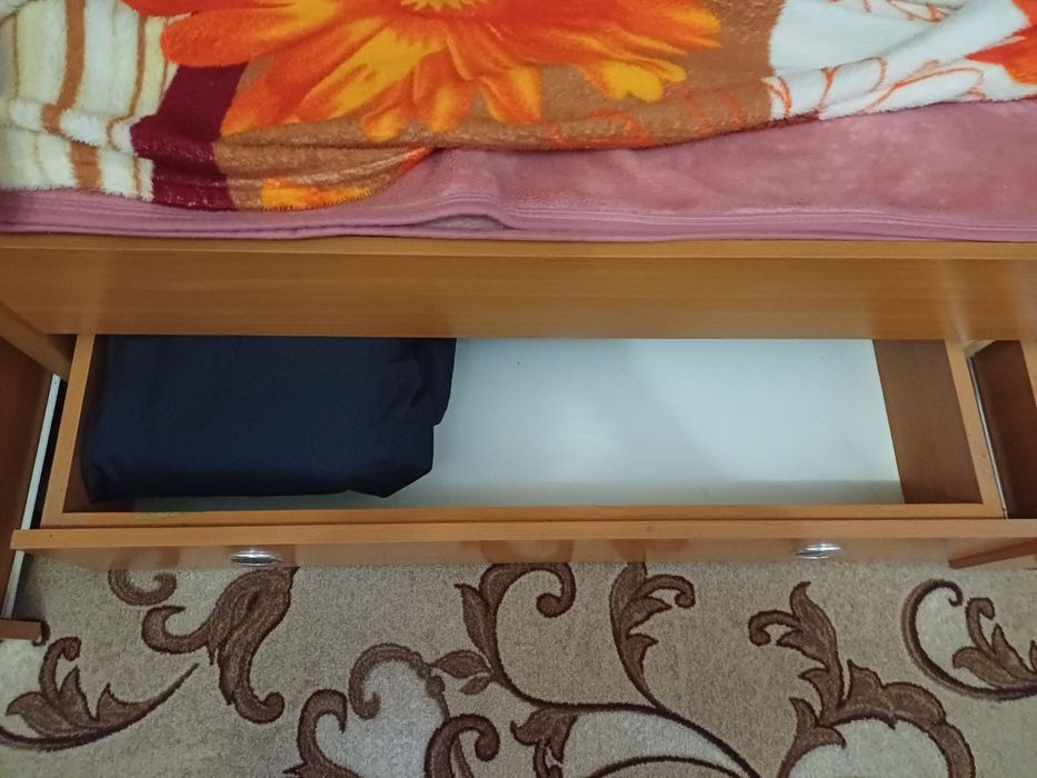 Продам двухярусне ліжко