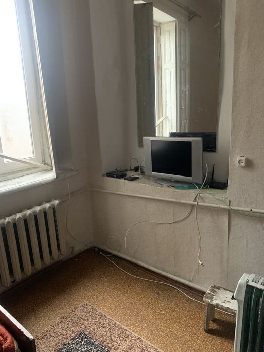 Продам в центре две комнаты в комуне