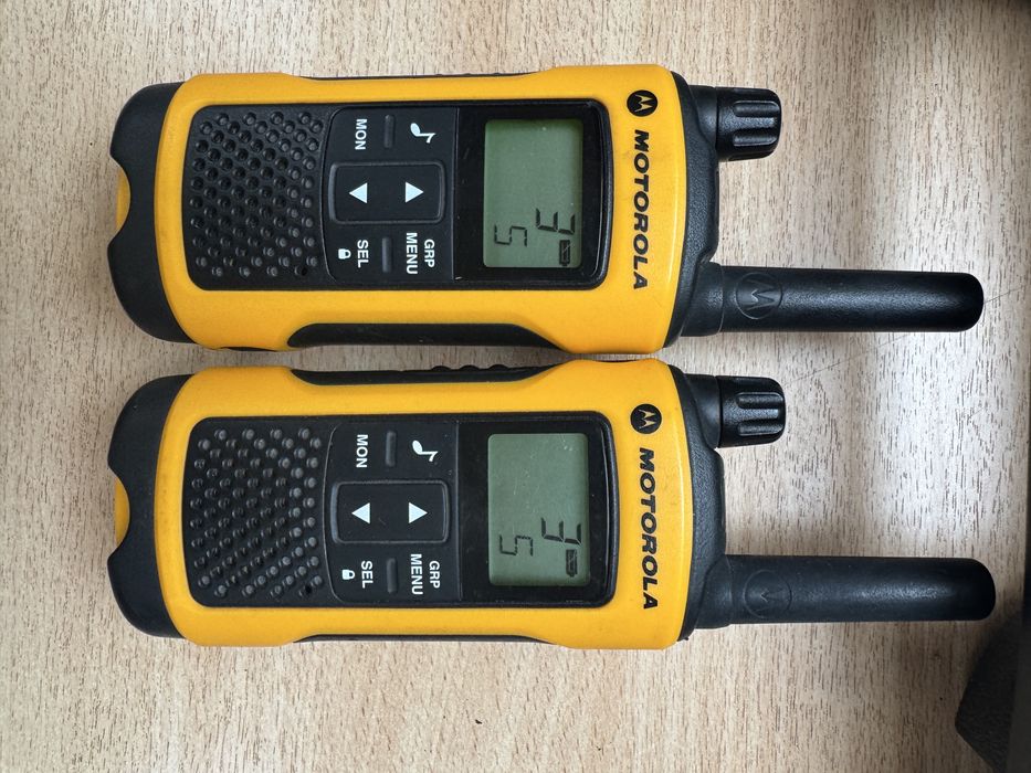 Портативна рація Motorola T-80