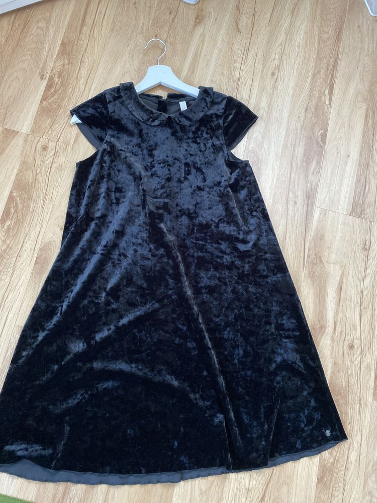 Sukienka Esprit zamszowa czarna 158 cm