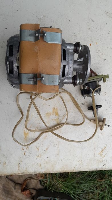 Двигатель асинхронный АВЕ-07-4ЦУ4.