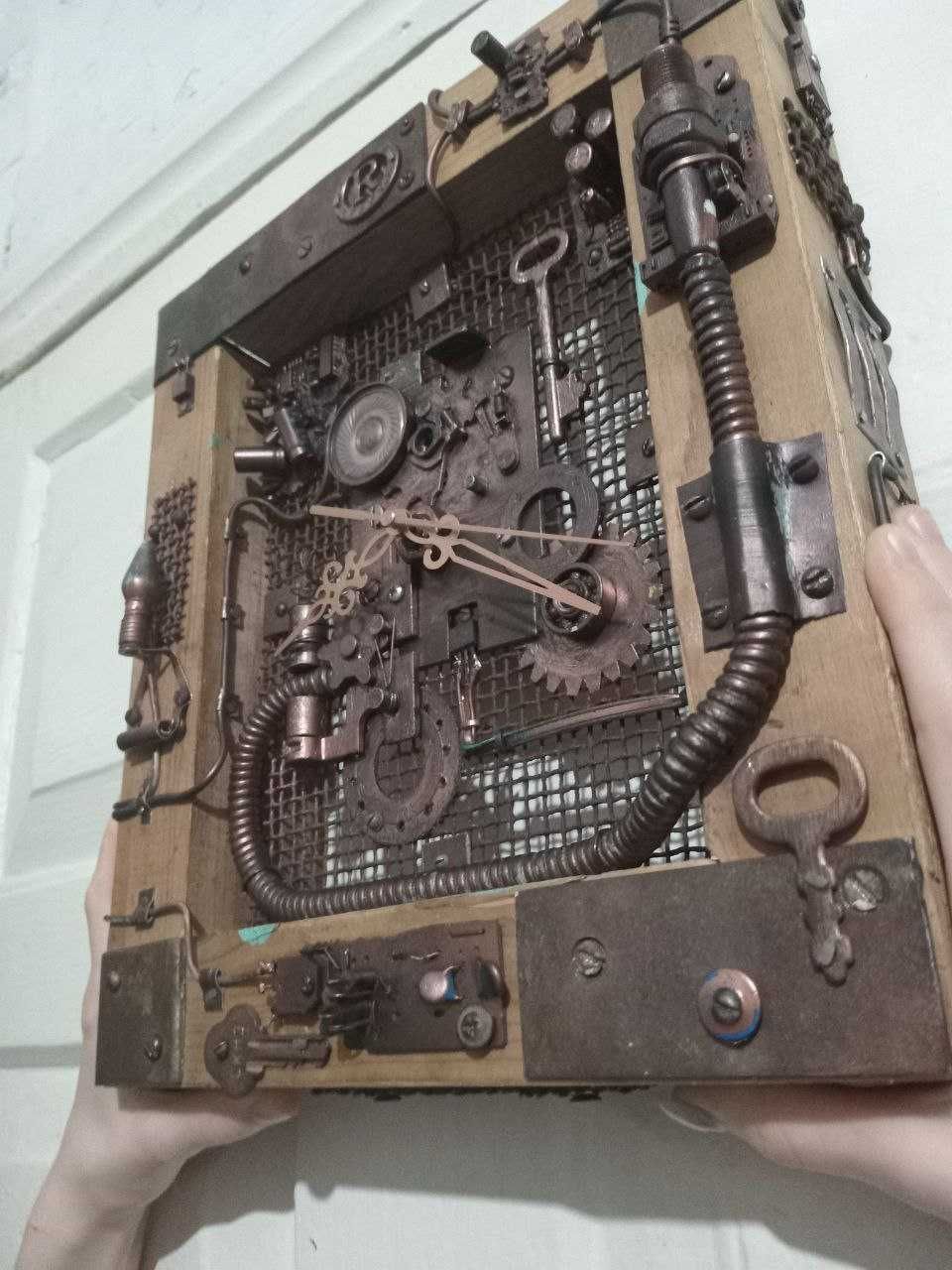 Steampunk. Деревянные настенные часы в стиле стимпанк.
