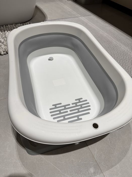 Дитяча ванночка, яка складається