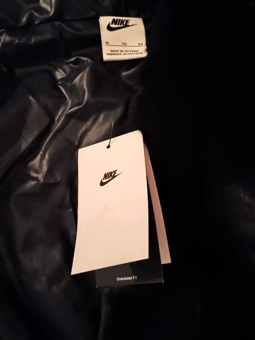 Куртка жiноча мехова чорна -  NIKE SPORTWEAR