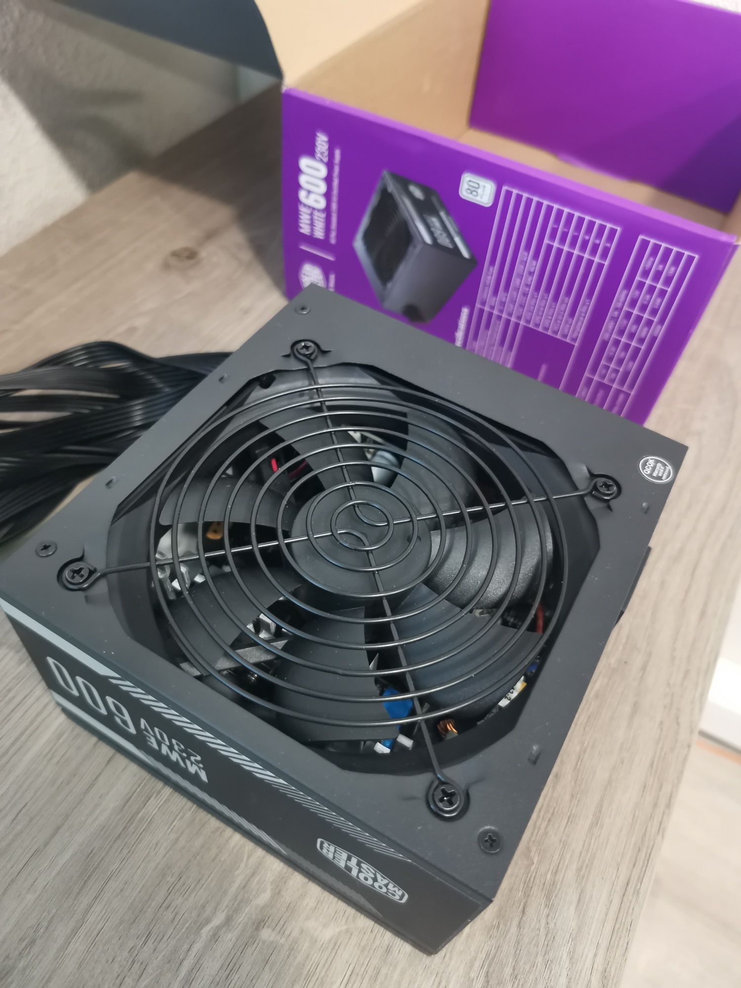 Блок питания CoolerMaster 600W MWE White V2 (MPE-6001-ACABW-EU)