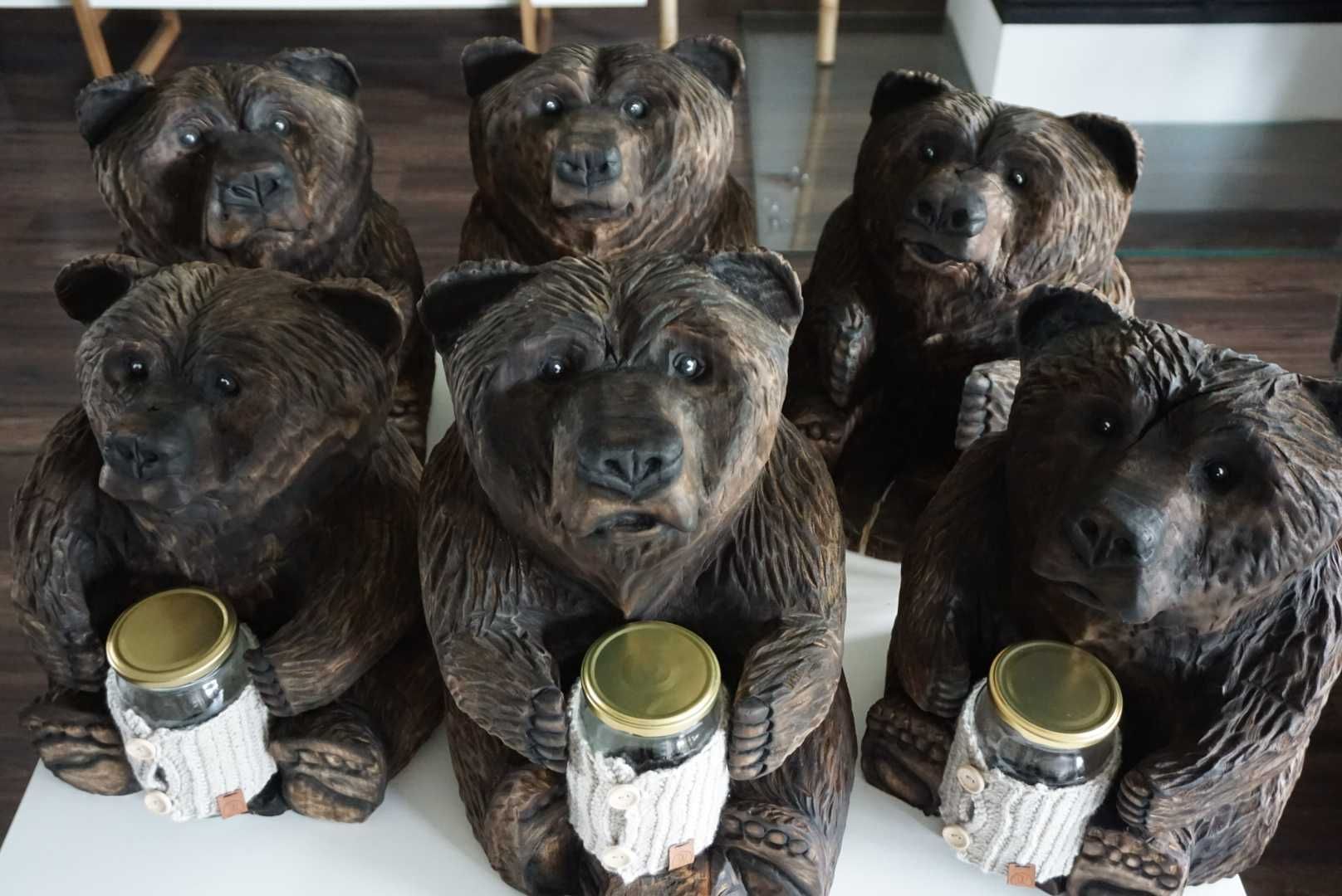 Rzeźba w drewnie Niedźwiadek