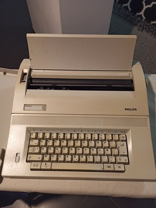 Máquina de escrever elétrica Phillips PTW120