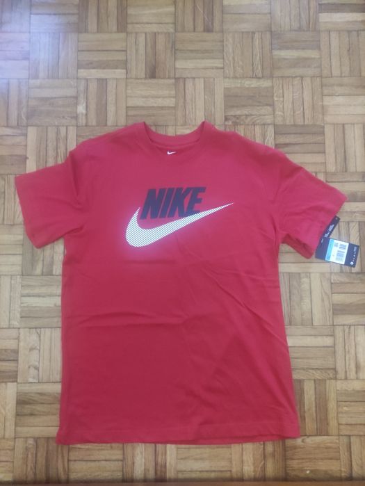 T-shirt NIKE (tam. M)