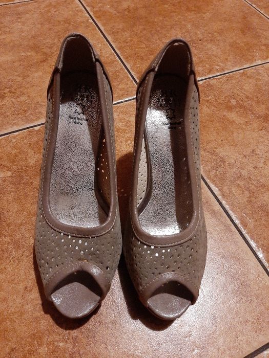 Szpilki czulenka pantofle na platformie