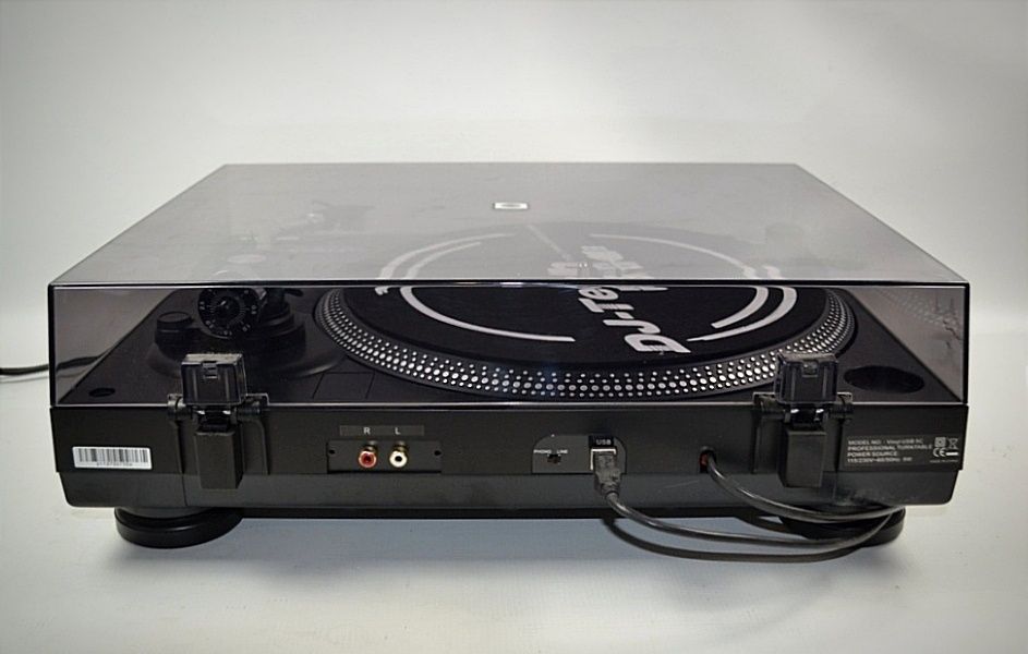 Програвач вінілу (проигрыватель виниловых пластинок)