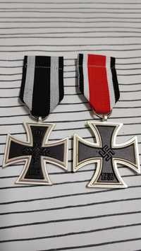 Lote de 2 Medalhas Condecorações Militares Alemanha