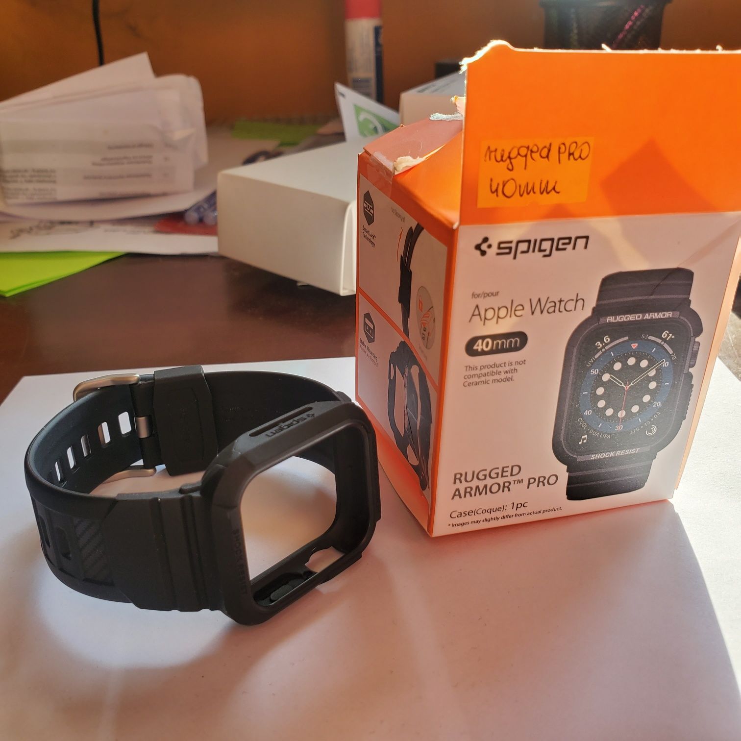 etui spigen rugged armor czarne do apple watch 40/41mm