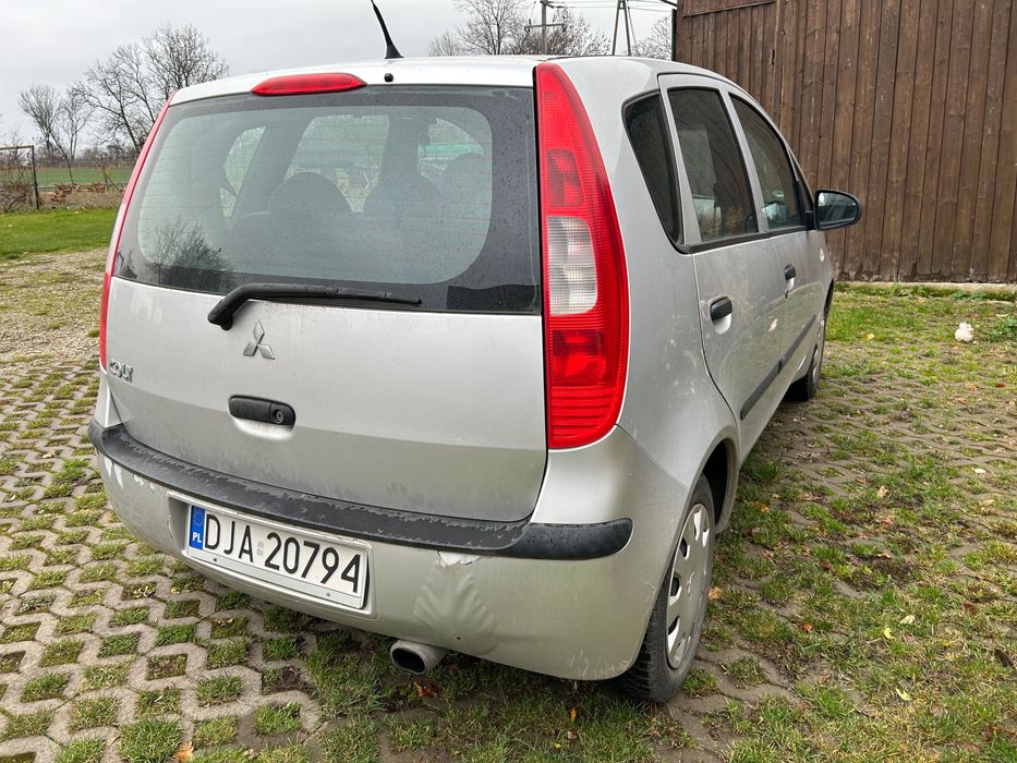 Mitsubishi colt srebrny 2004