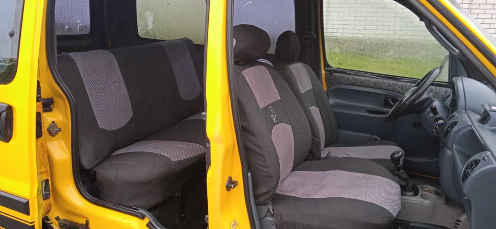 Мінівен Renault Kangoo Пасажир 2000 року. 1,9D Простий дизель