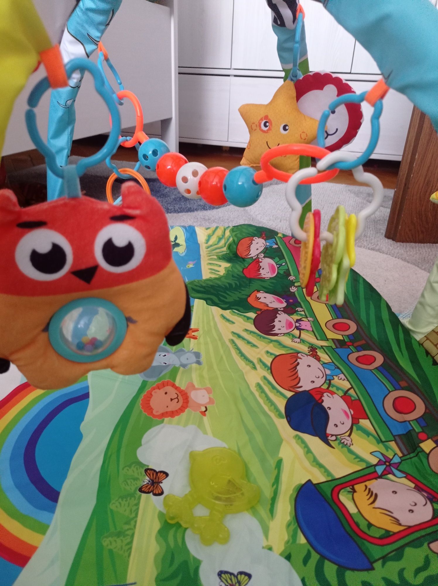 Mata edukacyjna Lionelo dla niemowląt