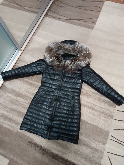 Женская зимняя кожаная куртка