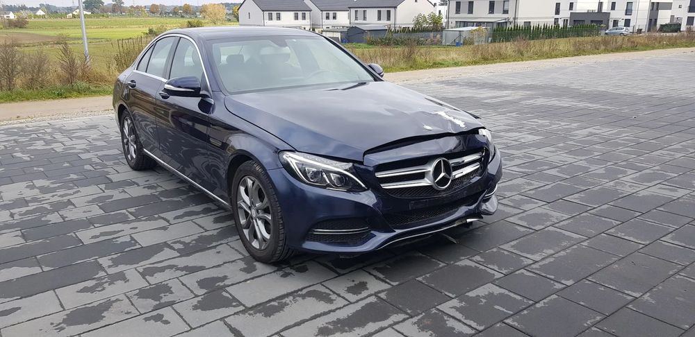 Mercedes-Benz Klasa C Sedan Bardzo ładny stan!!  W205