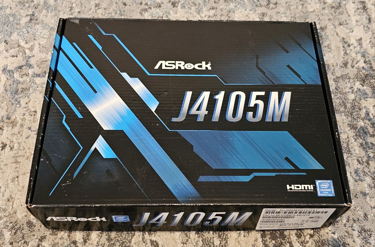 Płyta główna ASRock J4105M z wbudowanym procesorem - używana, komplet.