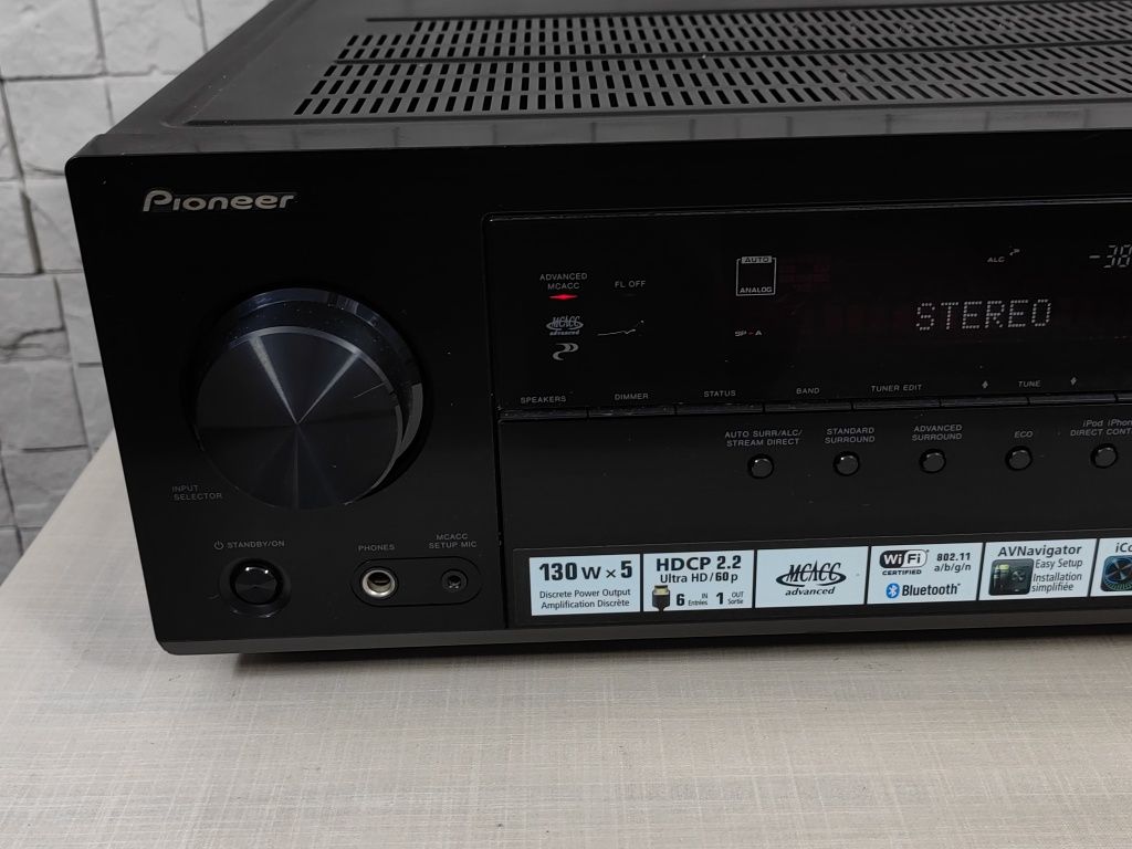 Pioneer VSX-830 Multimedialny amolitner kina domowego