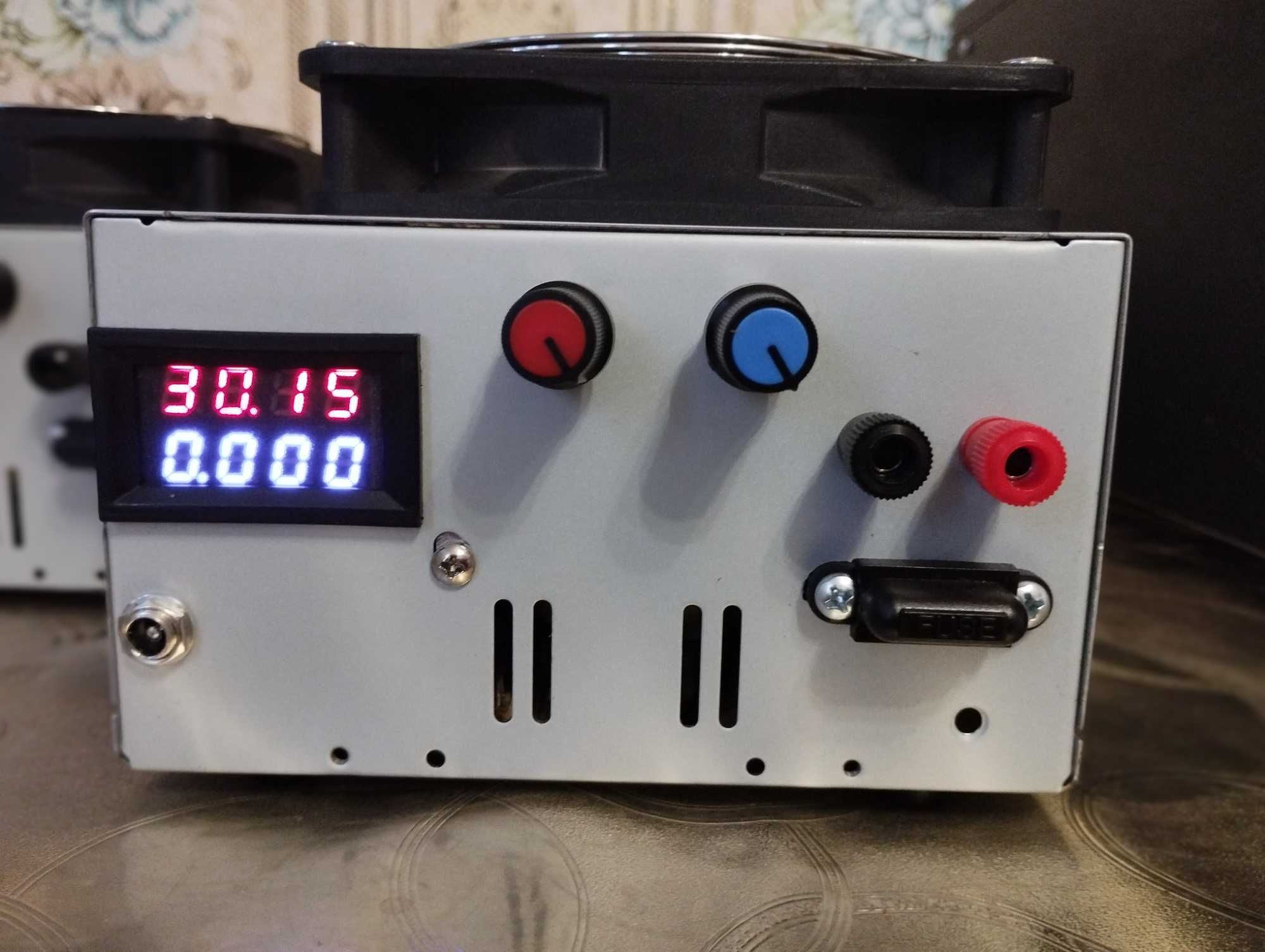 Лабораторный Блок Питания, Зарядное Устройство, 30 вольт 10 ампер.