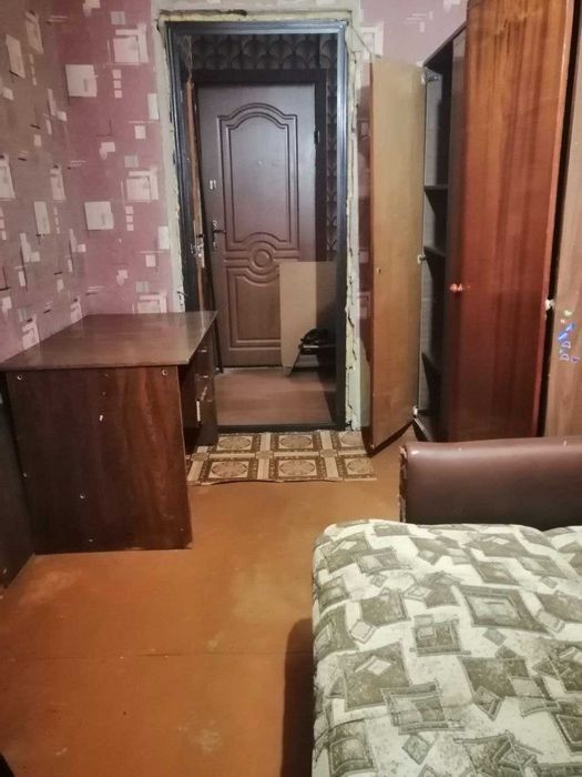 Здається кімната у гуртожитку біля палацу хіміків
