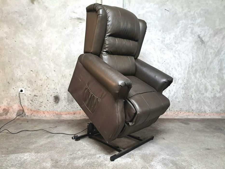 Cadeirão Elétrico Em Bom estado Ecopele castanha chocolate