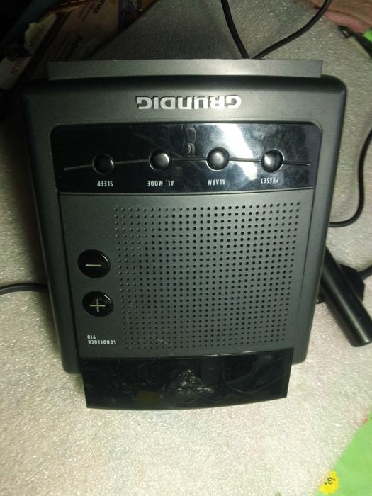 Радіоприймач GRUNDIG, SONOCLOCK 910