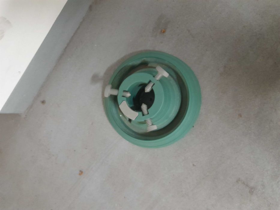 Stojak do choinki plastikowy