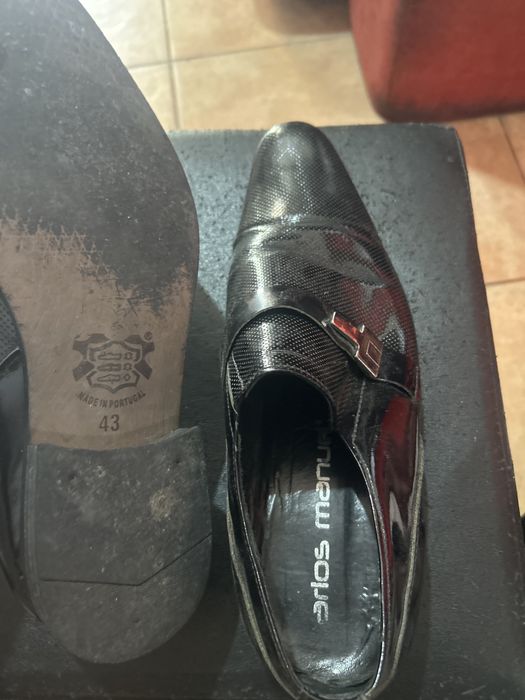 Sapatos. Novos.