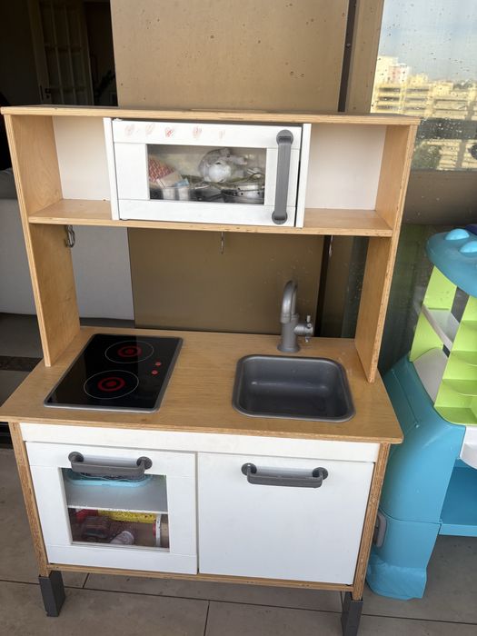 Cozinha ikea crianca.