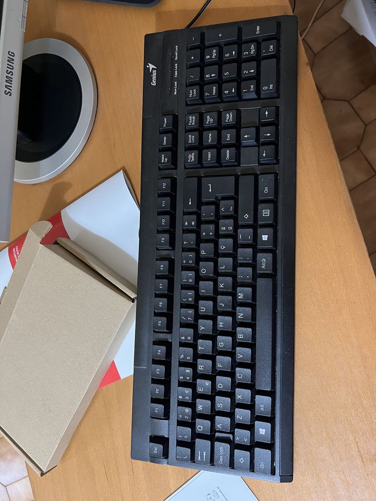 Kit teclado e rato KB-125 USB (usado 1 vez)