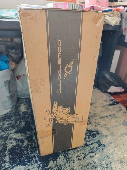 Cadeira Gaming com iluminação RGB e 7 pontos massagem