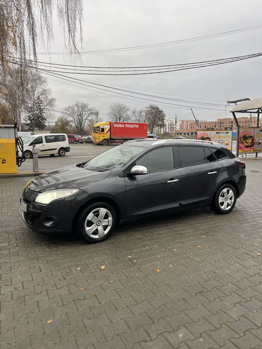 Рено меган 2010 року