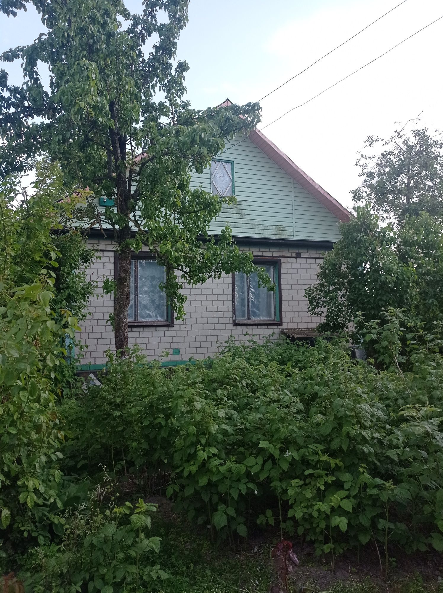 Гарний та жилий будинок в місті Куликівка.