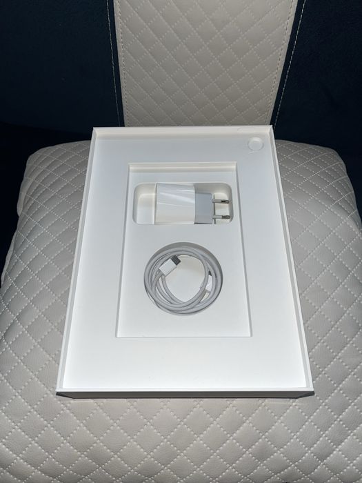 iPad 10. generacji (10,9”), 64 GB, Wi-Fi, kolor Silver