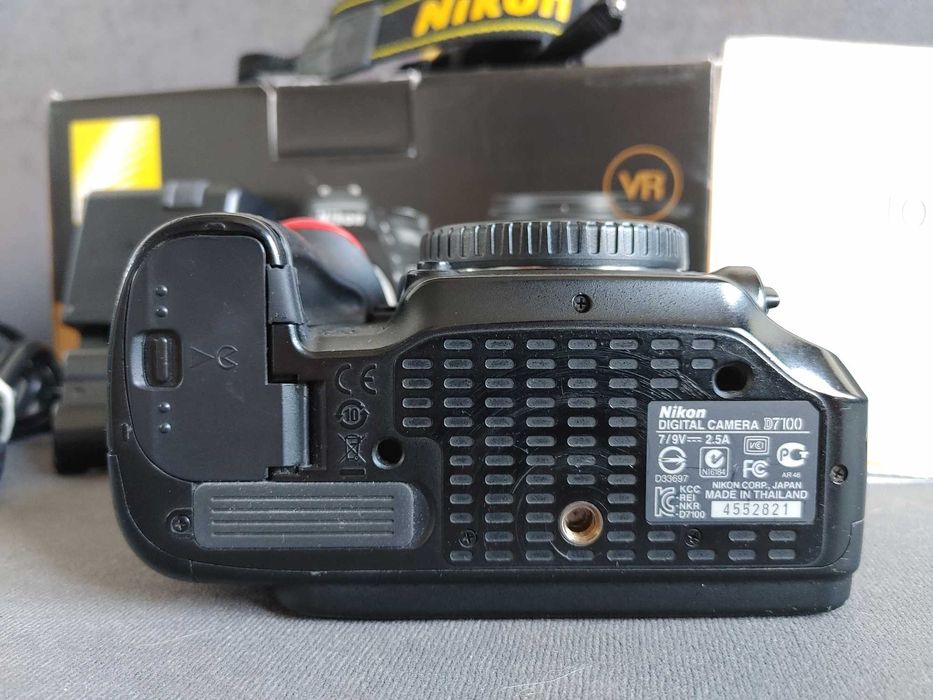 Lustrzanka aparat Nikon D7100 88tys przebiegu + pasek, ładowarka, box