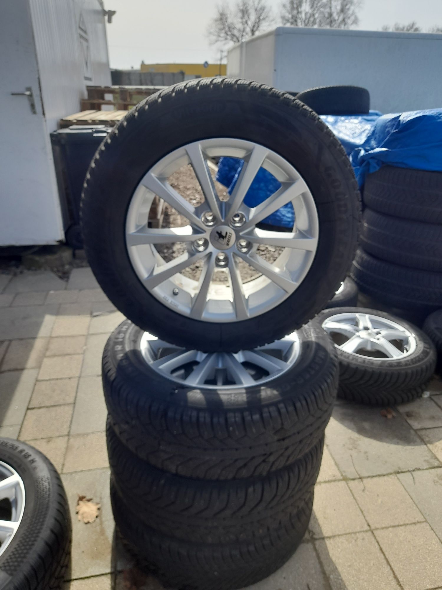 Koła zimowe Ford volvo 5x108  215 60 r16