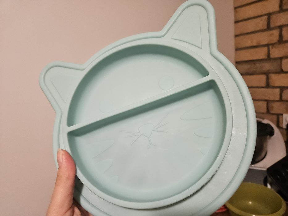 Talerze silikonowe dla dzieci kot i rekin.