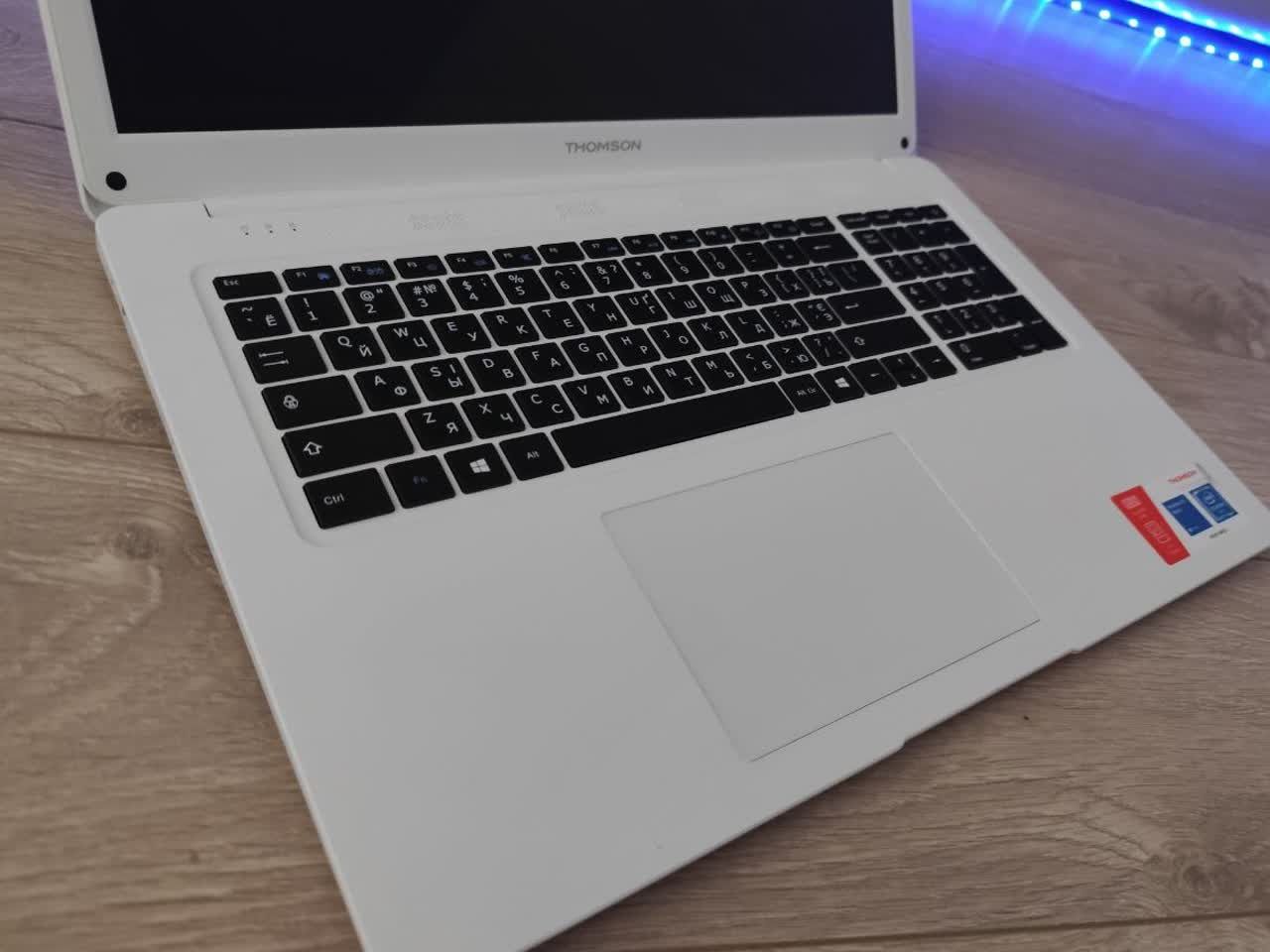 Новий ноутбук з 1000GB пам'яті !