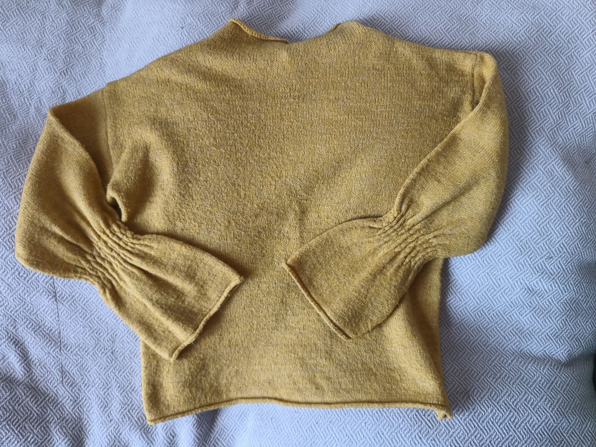 Żółty sweterek Stradivarius 36/S