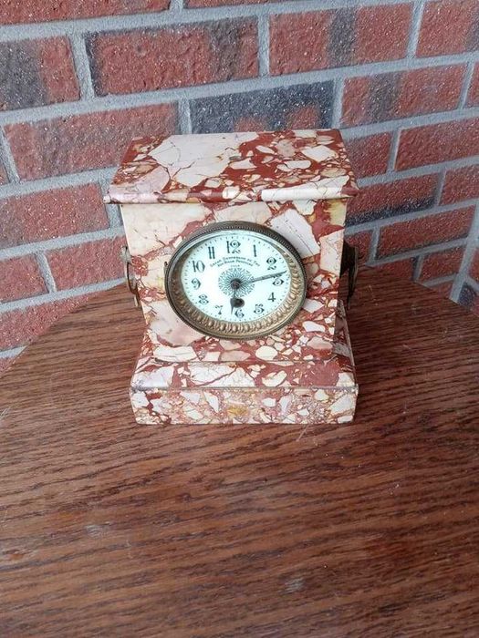 Mały marmurowy francuski zegar