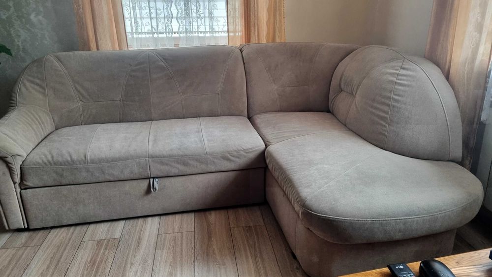 Kanapa narożna w stanie użytecznym