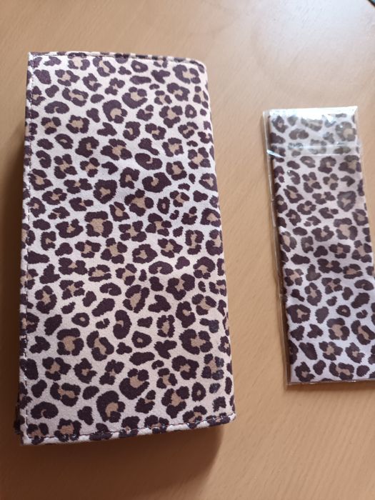 Etui na okulary ( różne może mieć przeznaczenie )