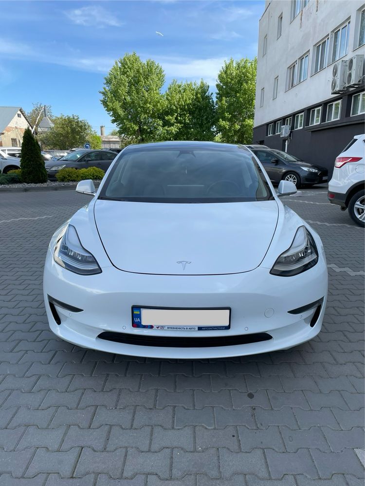 Tesla M3, Тесла модел 3